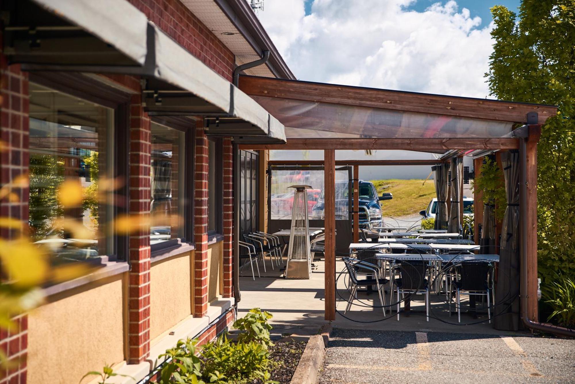 Hotel-Resto-Bar Le Journel Saint-Joseph-de-Beauce Eksteriør bilde